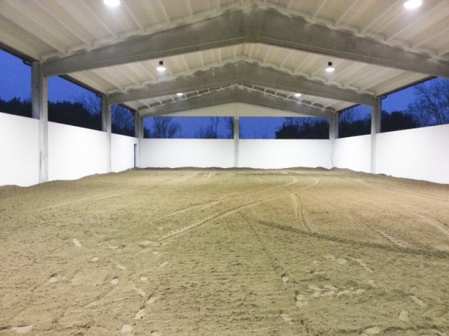 campo Coperto cabalgando en Magenta 